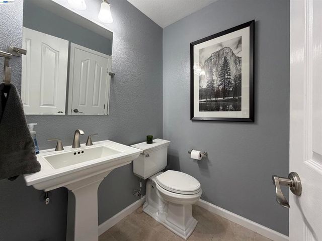 4390 Conejo Dr, Danville, CA 94506