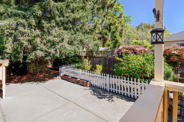41 Meadow Ave, San Rafael, CA 94901