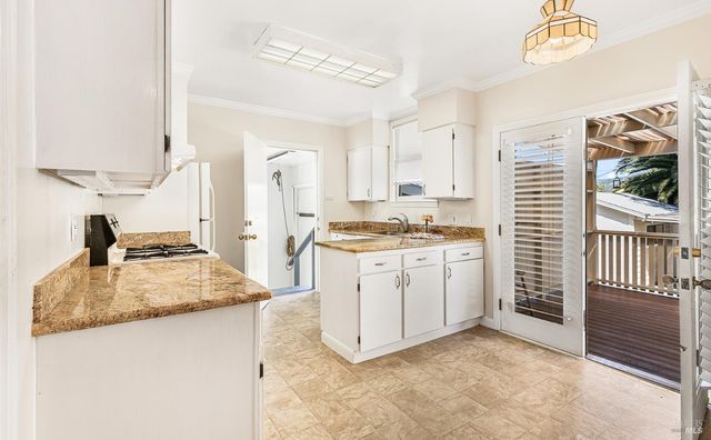 41 Meadow Ave, San Rafael, CA 94901