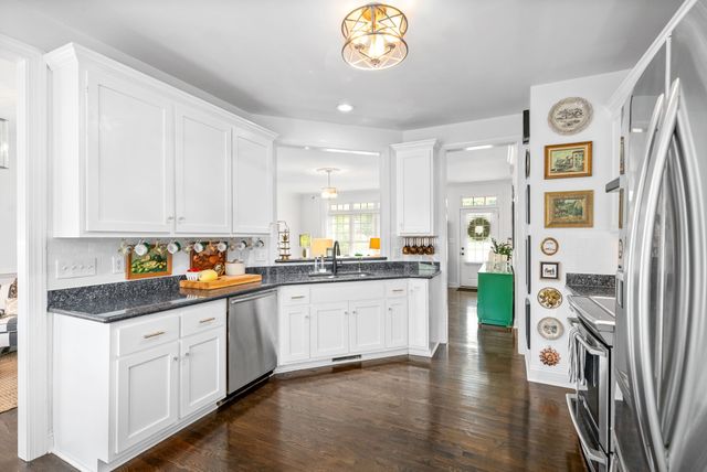 135 Weymouth Ct, Clarksville, TN 37043