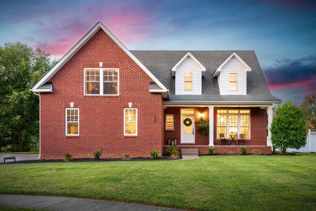 135 Weymouth Ct, Clarksville, TN 37043