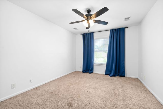 135 Weymouth Ct, Clarksville, TN 37043