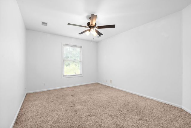 135 Weymouth Ct, Clarksville, TN 37043