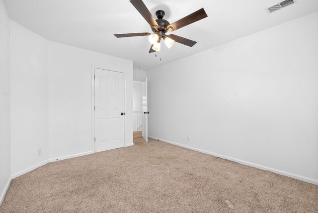 135 Weymouth Ct, Clarksville, TN 37043