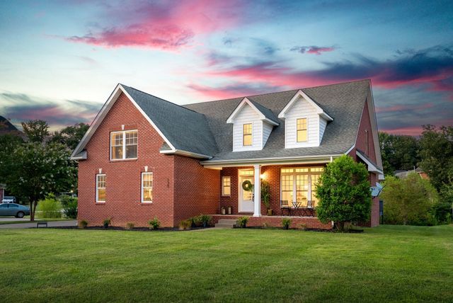 135 Weymouth Ct, Clarksville, TN 37043