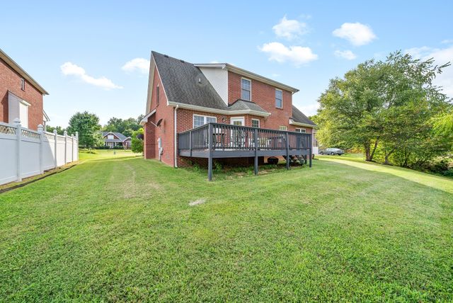 135 Weymouth Ct, Clarksville, TN 37043