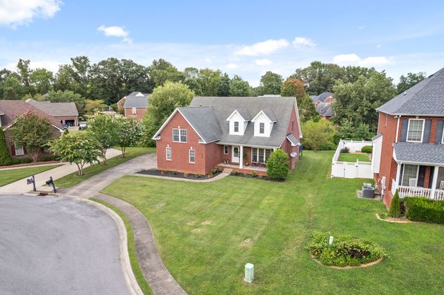 135 Weymouth Ct, Clarksville, TN 37043