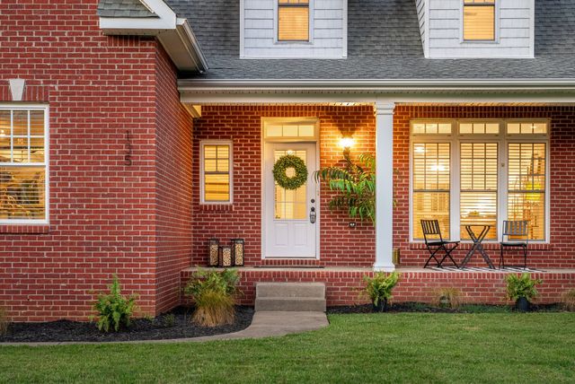 135 Weymouth Ct, Clarksville, TN 37043