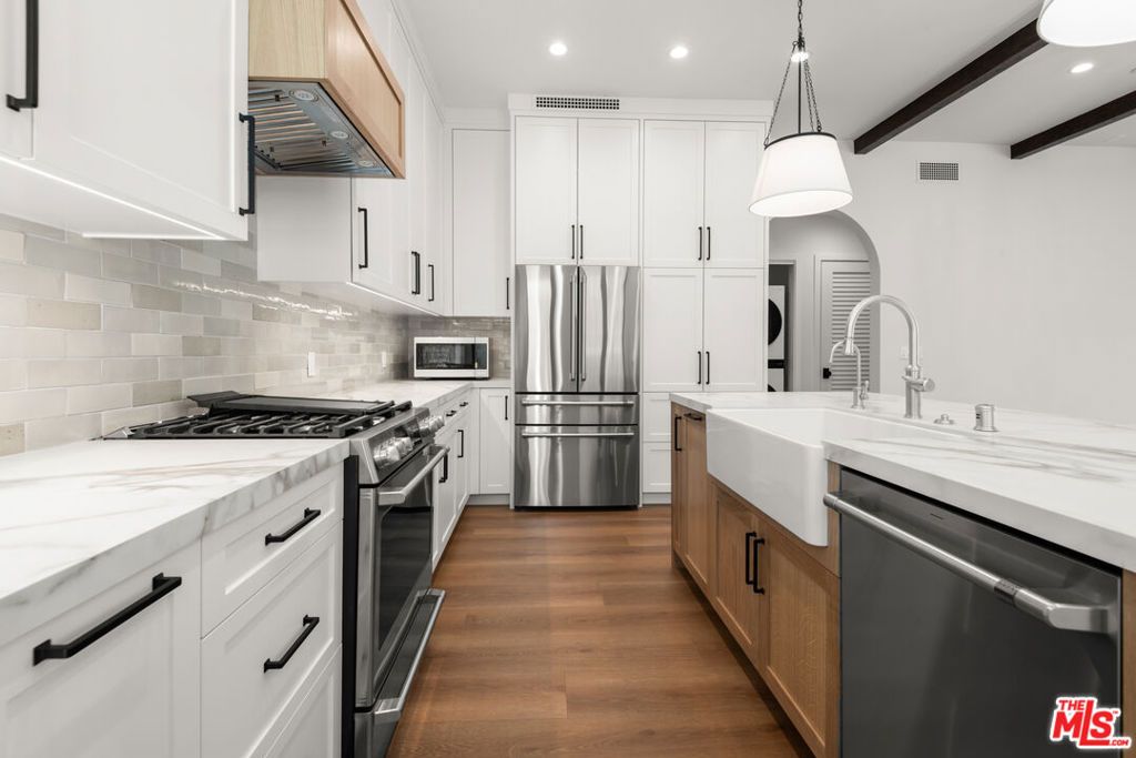 930 Lincoln Boulevard A, Santa Monica, CA 90403