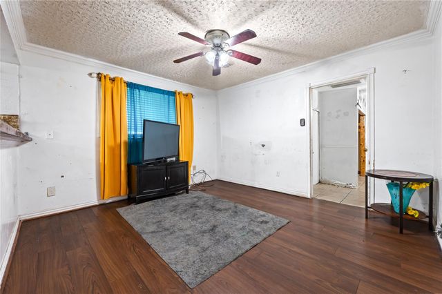 6226 Standing Oaks Street, Houston, TX 77050