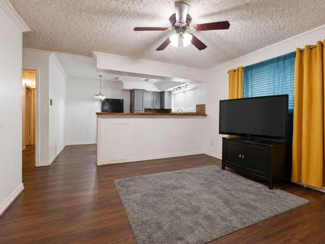 6226 Standing Oaks Street, Houston, TX 77050