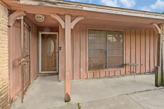 6226 Standing Oaks Street, Houston, TX 77050