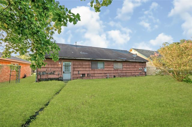 6226 Standing Oaks Street, Houston, TX 77050