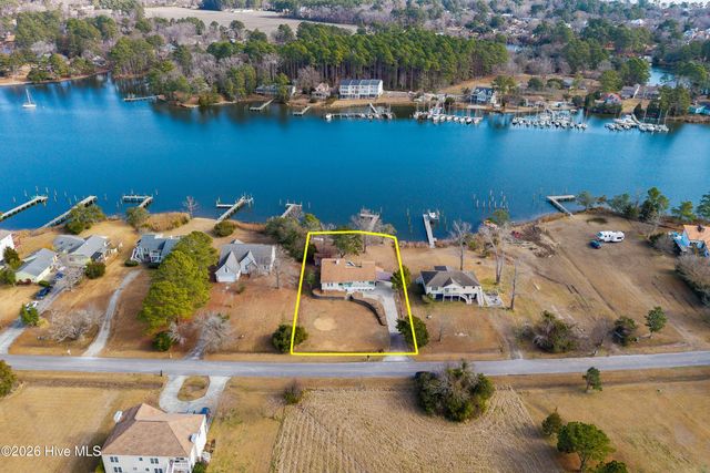 9209 Hornigold Avenue, Oriental, NC 28571