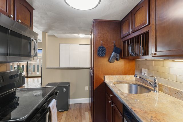 390 Broadway 51, Somerville, MA 02145