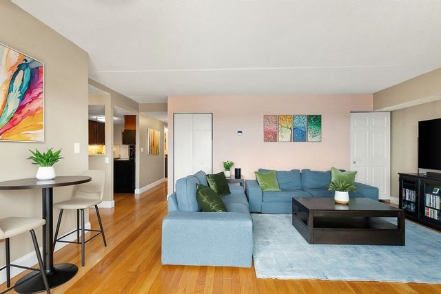 390 Broadway 51, Somerville, MA 02145