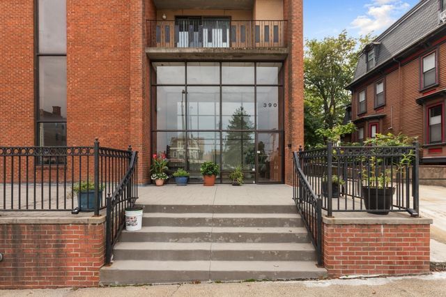 390 Broadway 51, Somerville, MA 02145