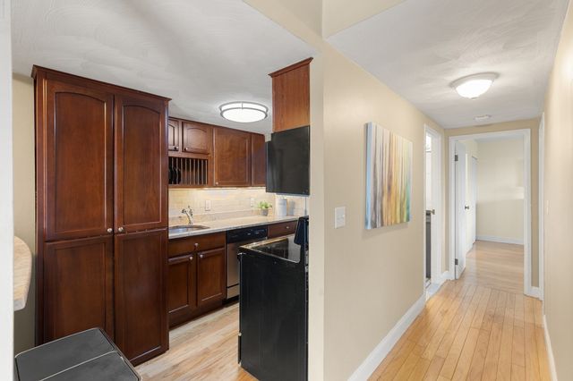 390 Broadway 51, Somerville, MA 02145