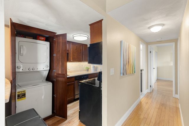 390 Broadway 51, Somerville, MA 02145