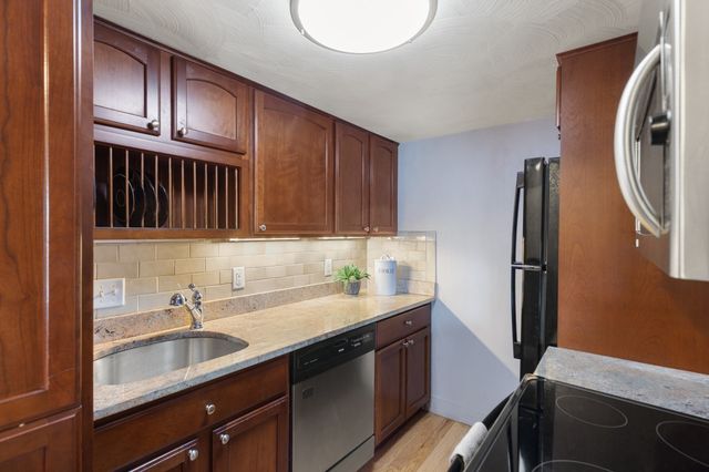 390 Broadway 51, Somerville, MA 02145