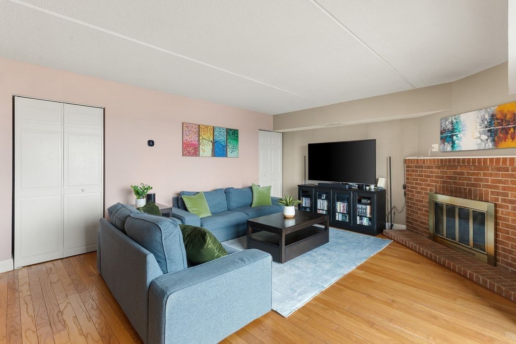 390 Broadway 51, Somerville, MA 02145