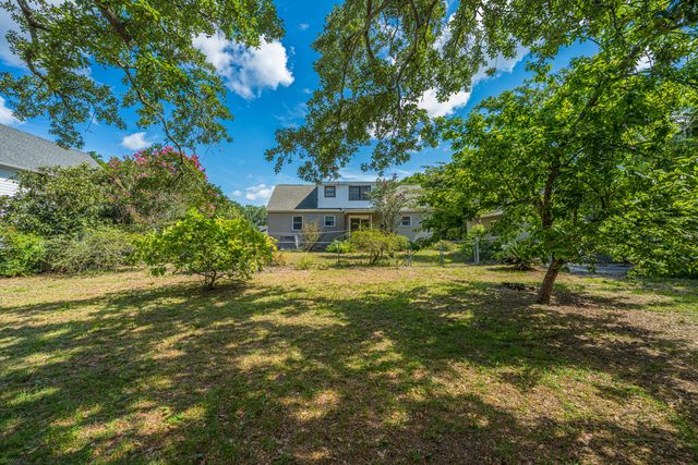 279 Hawthorne Street, Mount Pleasant, SC 29464