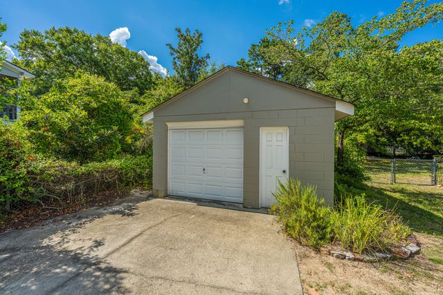 279 Hawthorne Street, Mount Pleasant, SC 29464