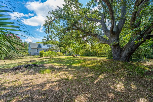 279 Hawthorne Street, Mount Pleasant, SC 29464