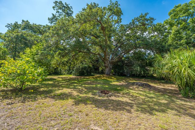 279 Hawthorne Street, Mount Pleasant, SC 29464