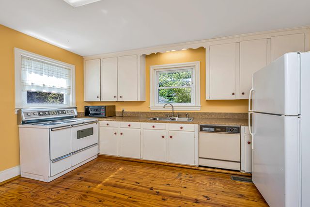 279 Hawthorne Street, Mount Pleasant, SC 29464