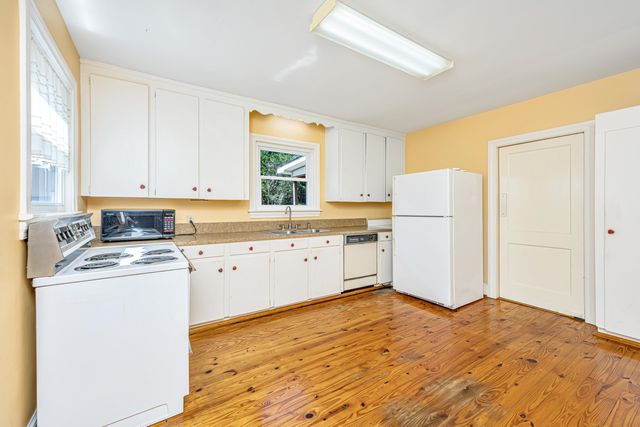 279 Hawthorne Street, Mount Pleasant, SC 29464