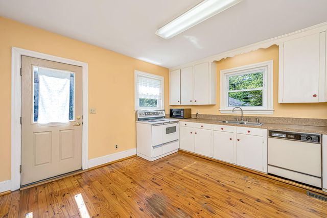 279 Hawthorne Street, Mount Pleasant, SC 29464