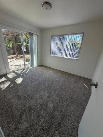 1807 Woodland Avenue, East Palo Alto, CA 94303