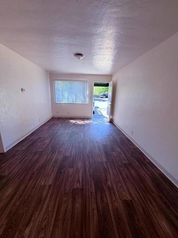 1807 Woodland Avenue, East Palo Alto, CA 94303