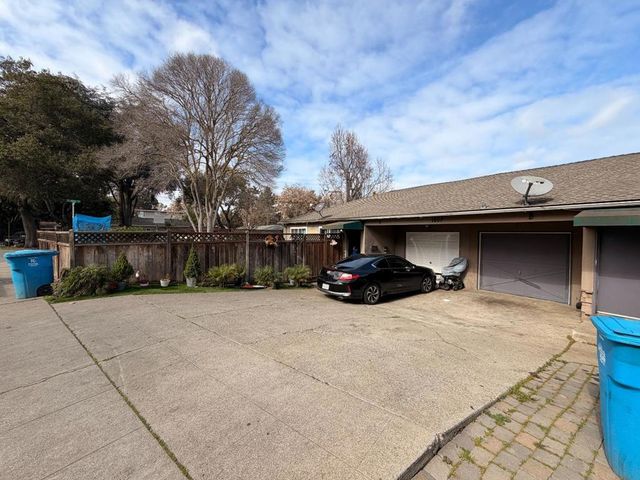 1807 Woodland Avenue, East Palo Alto, CA 94303