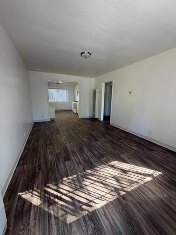 1807 Woodland Avenue, East Palo Alto, CA 94303