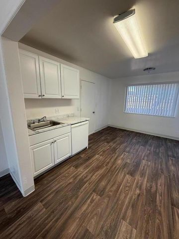 1807 Woodland Avenue, East Palo Alto, CA 94303