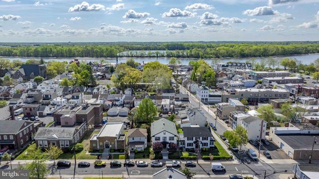 210 POND ST, Bristol, PA 19007