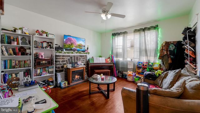 210 POND ST, Bristol, PA 19007