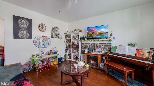 210 POND ST, Bristol, PA 19007
