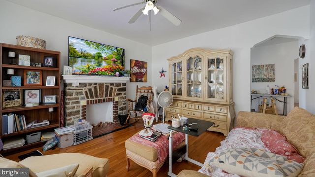 210 POND ST, Bristol, PA 19007