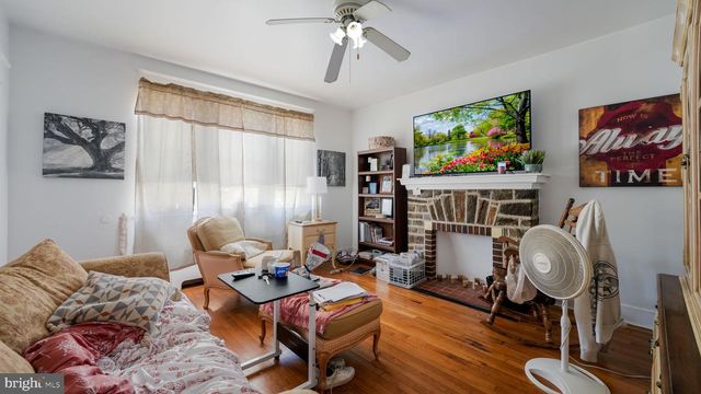 210 POND ST, Bristol, PA 19007