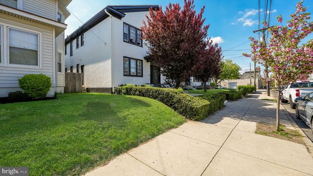 210 POND ST, Bristol, PA 19007