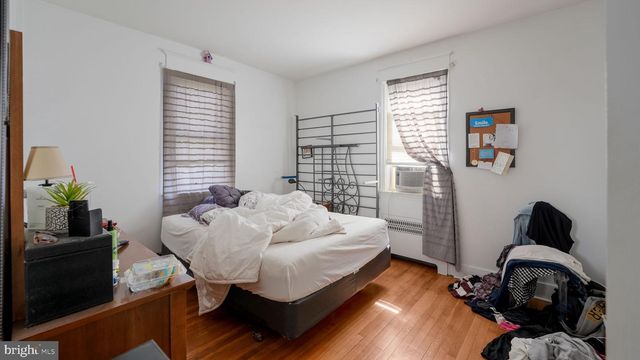 210 POND ST, Bristol, PA 19007