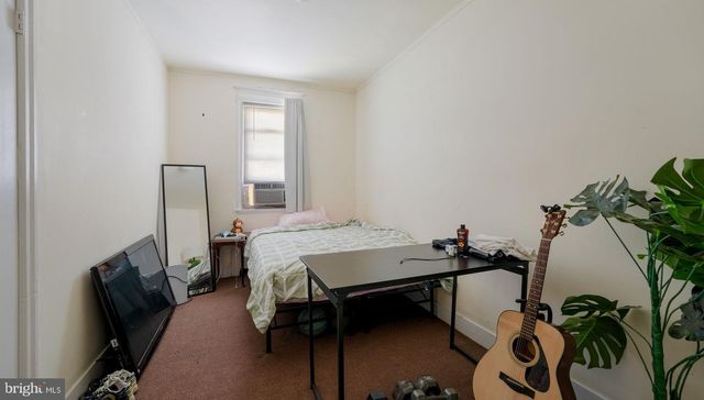 210 POND ST, Bristol, PA 19007