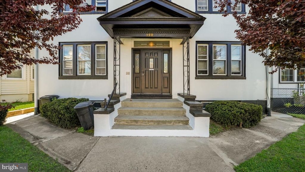210 POND ST, Bristol, PA 19007