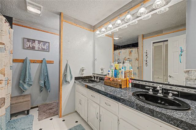16698 Harmon Road, Fayetteville, AR 72704