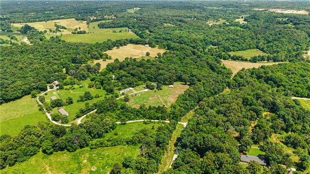 16698 Harmon Road, Fayetteville, AR 72704