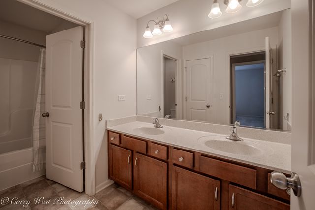 1305 Lance Avenue, Elburn, IL 60119