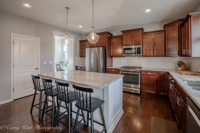 1305 Lance Avenue, Elburn, IL 60119